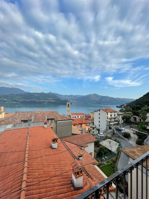 Tavernola Bergamasca - panoramatický výhled z tohoto okouzlujícího bytu