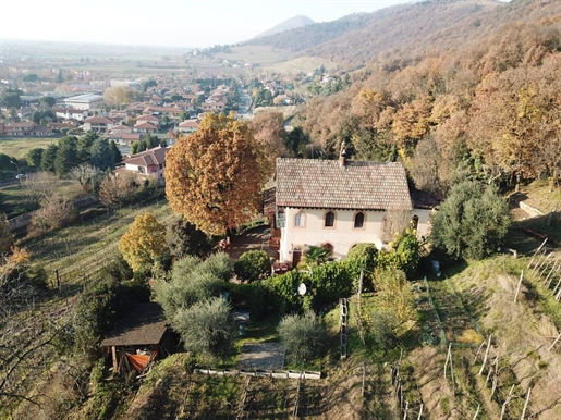 Character Property Immersed in the Heart of the Franciacorta Region - Lake Iseo