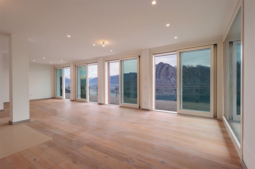 Villa moderne avec vue spectaculaire sur le lac d’Iseo