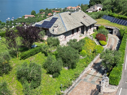 Marone - Villa individuelle avec vue panoramique sur le lac, jardin privé et piscine intérieure