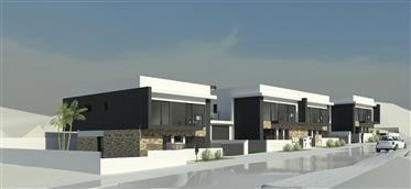 Conjunto de 4 parcelas, en Sobreda, con proyecto de construcción de 4 villas.