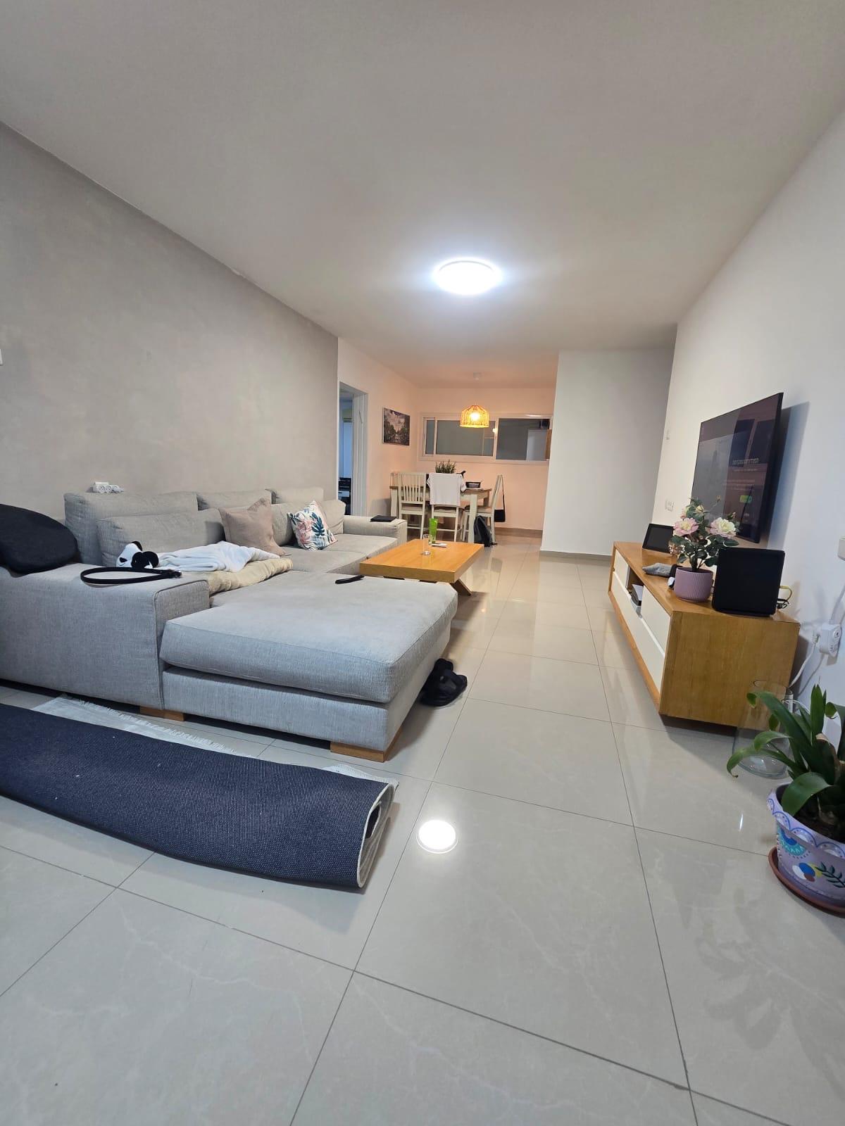 Purchase: Apartment (01543)