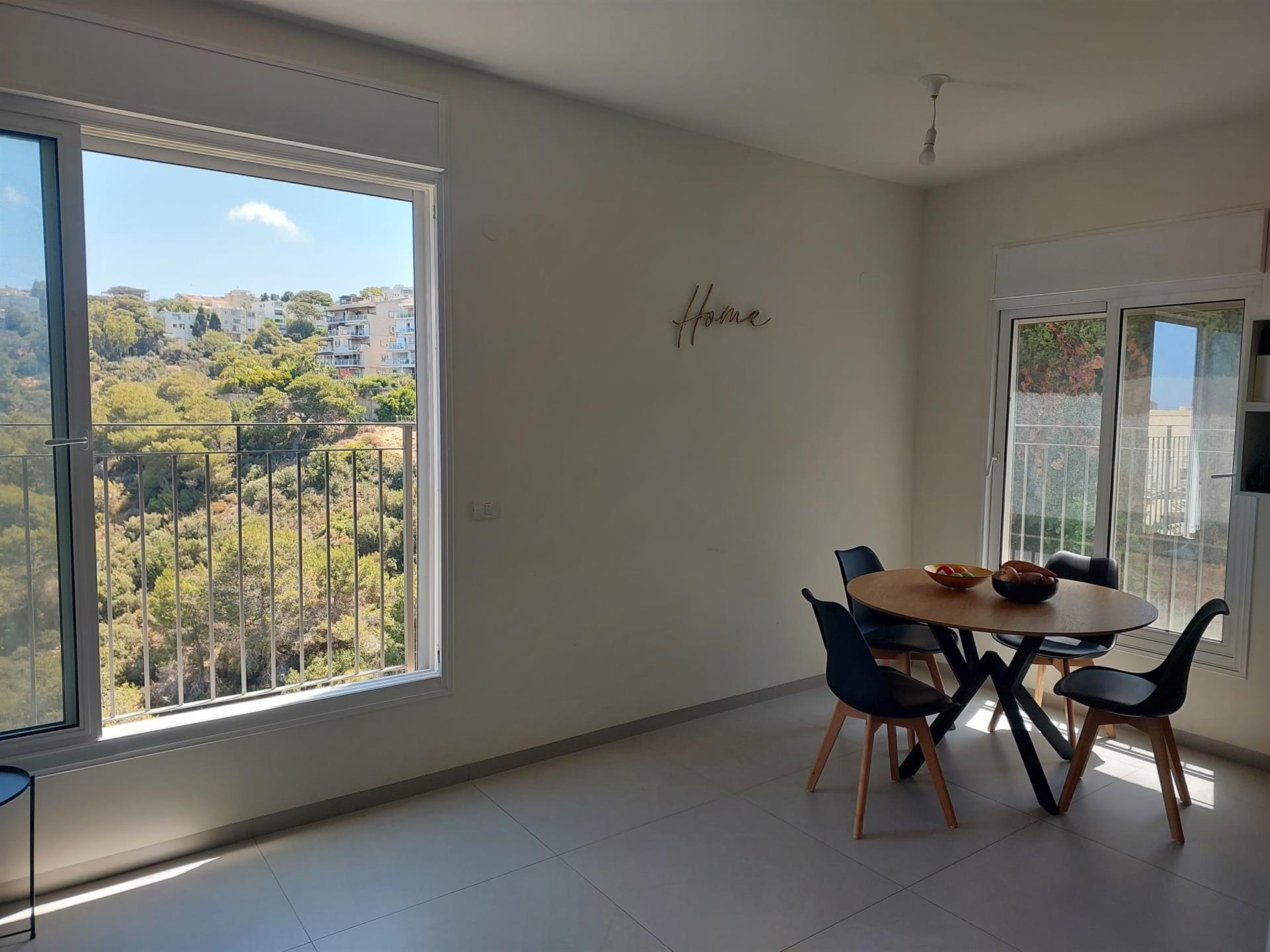 Purchase: Apartment (01543)