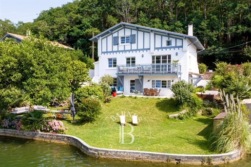 Biarritz, Villa von 220 m² mit Blick auf den Lake Mouriscot