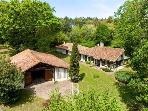 Seignosse, Charming Property By The White Pond
