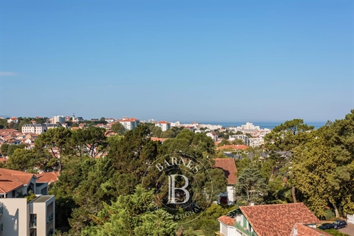 Biarritz, 105 M² Top Floor Apartment With Terraces