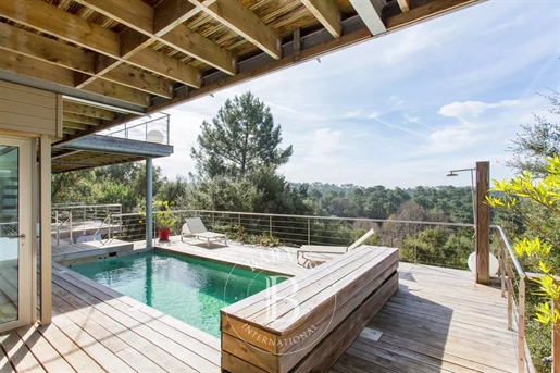 Seignosse, moderne villa met vrij uitzicht op het dennenbos