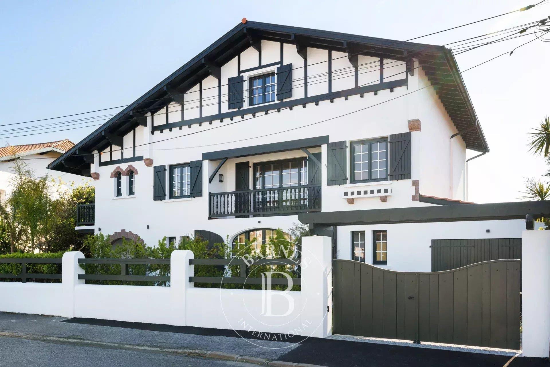 Biarritz, Magnificent Basque House With Heated Pool