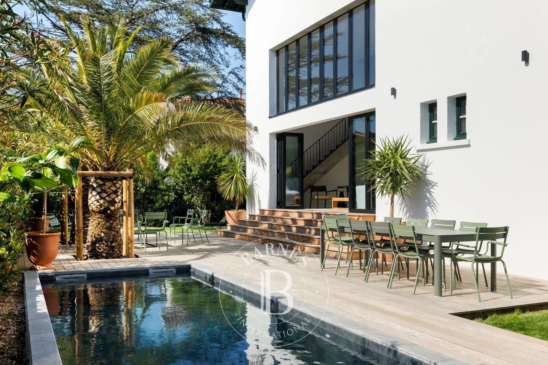 Biarritz, Magnificent Basque House With Heated Pool