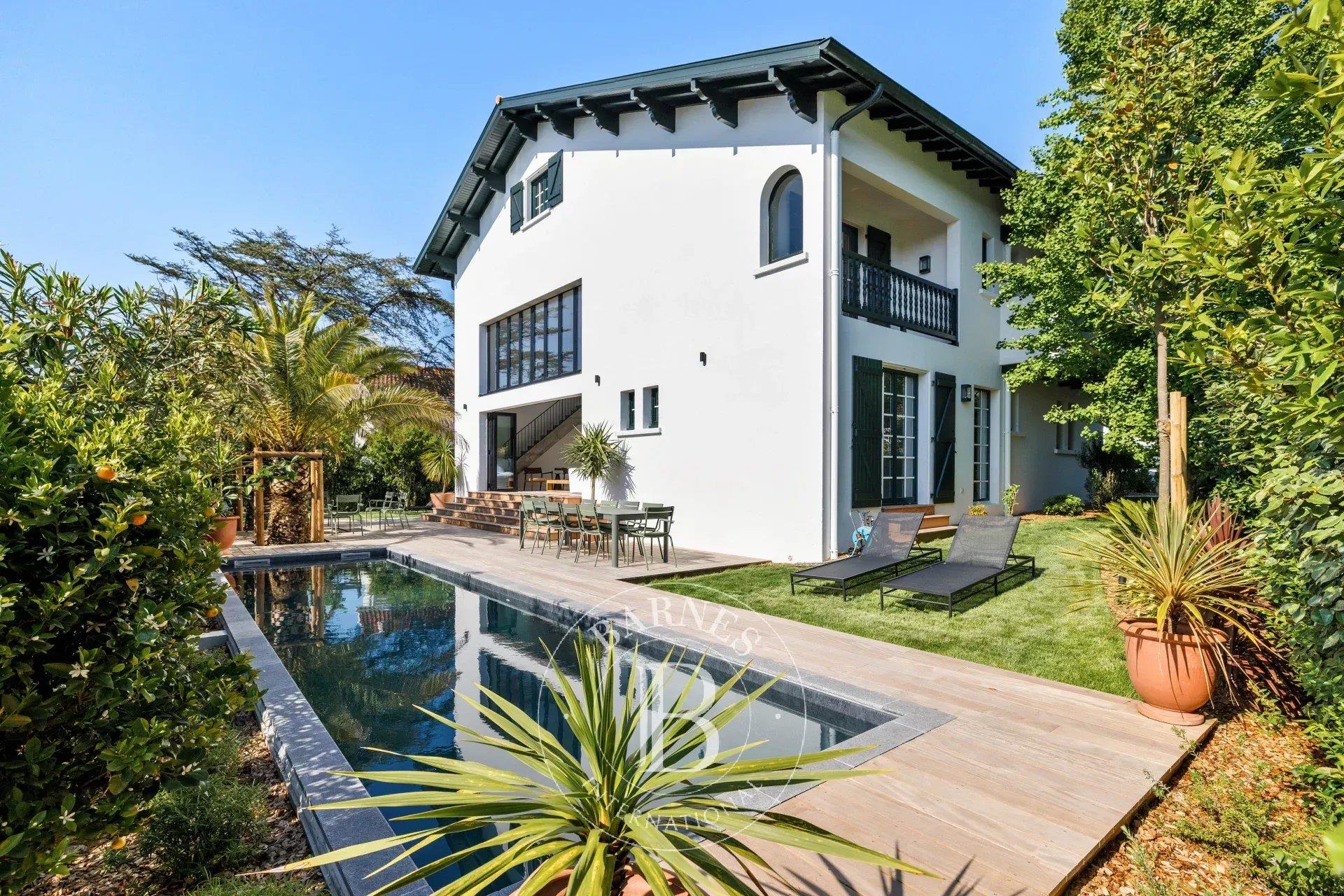 Biarritz, Magnificent Basque House With Heated Pool