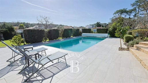 Close To Bayonne, Within Walking Distance To The Beach, House Of 240 M² With Garden And Swimming Poo