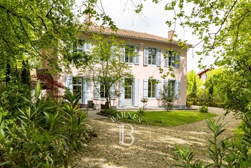 Close To The Village, Beautiful 19Th Century Mansion And Outbuilding