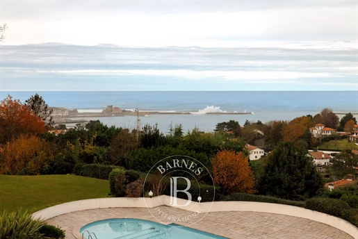 Ciboure, 140 M² Apartment With Terrace And Bay View