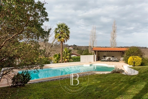 Bassussarry, Bright 254 M² House With Pool