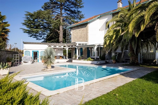 Bayonne, Charming House With Swimming Pool
