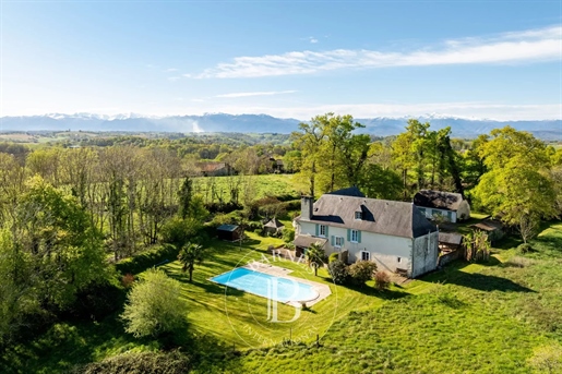 Pretty Bearnais Farm House With Gite And Swimming- Pool