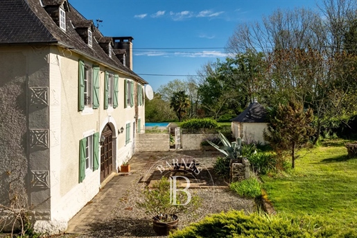 Pretty Bearnais Farm House With Gite And Swimming- Pool