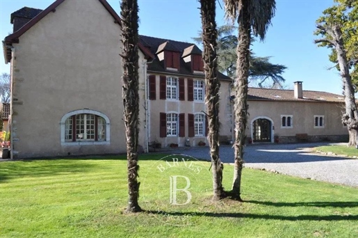 Lovely Master House Near Sauveterre De Bearn Ideal For B&B