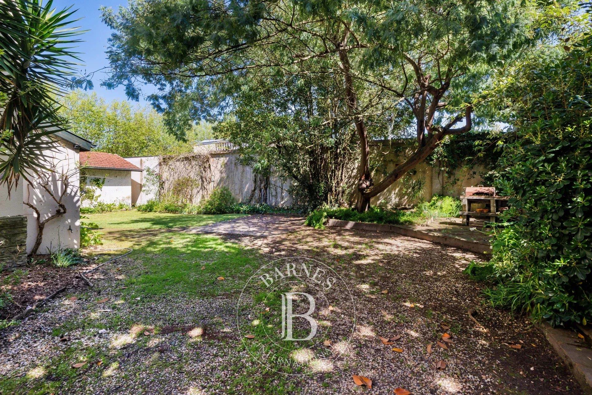 Biarritz Saint Charles, 300 M² Home Built In THE1900s