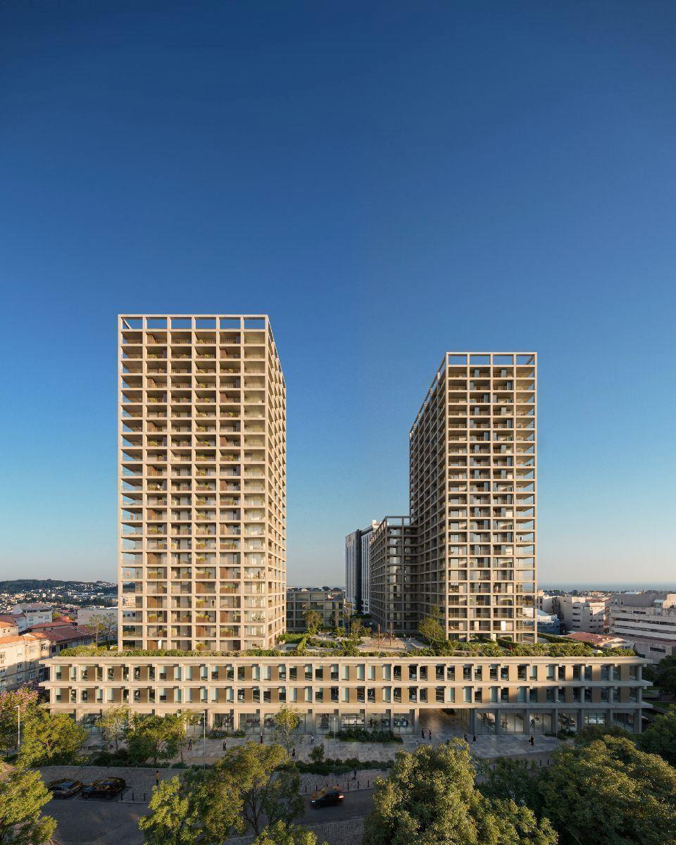 T2 on the 4th Floor, with Terrace and Balconies in the Fernão Magalhães Development, 127