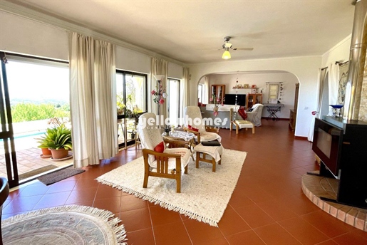 Villa de 3 chambres avec piscine et vue panoramique fascinante sur la mer et la côte près d’Estoi