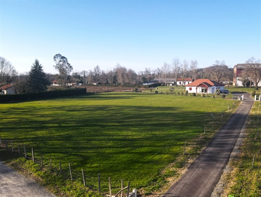 Erschlossenes Grundstück in der Nähe von Sauveterre de Béarn