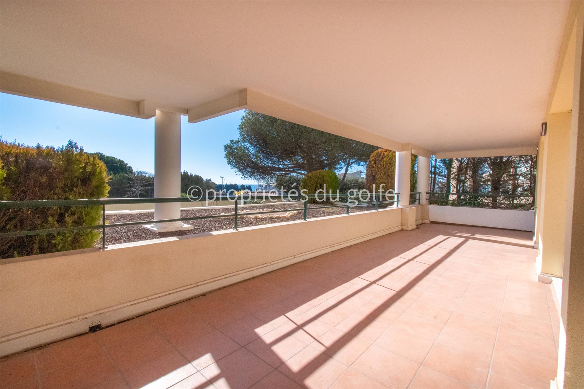 Sète, corniche, residencia de lujo, apartamento de 3 habitaciones con gran terraza,