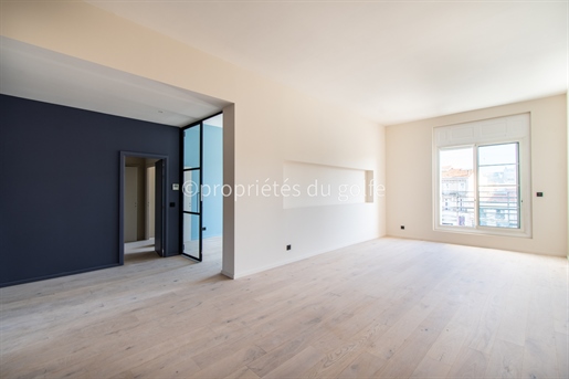 Sète, 4-room apartment with quay view, terrace and lift,