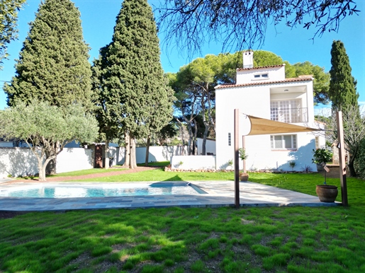 Sète, Mont Saint Clair south, 4-room villa on flat land of 1197m2 with swimming pool,