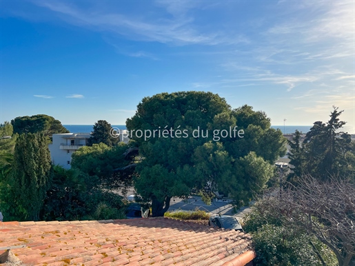 Sète, Mont Saint Clair south, house with view, garden and garage