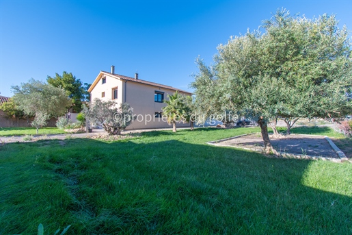 In Frontignan, comfortable villa of 214m2 on approximately 2000m2 of land,
