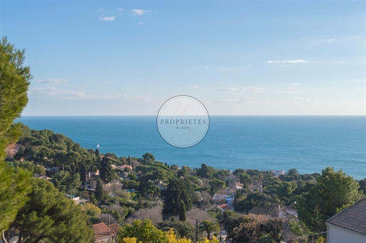 Exceptional location! Mont Saint Clair South, architect villa 7 rooms with superb sea view,