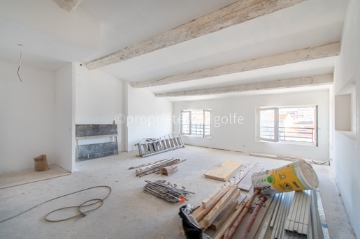 Sète, quay view, 3-room apartment with terrace, top floor with lift,