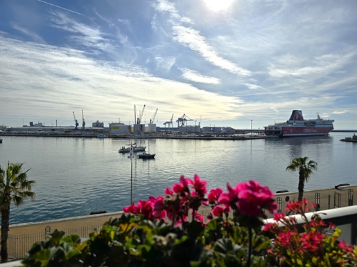 Sète, quayside views, 5-room apartment with terrace,