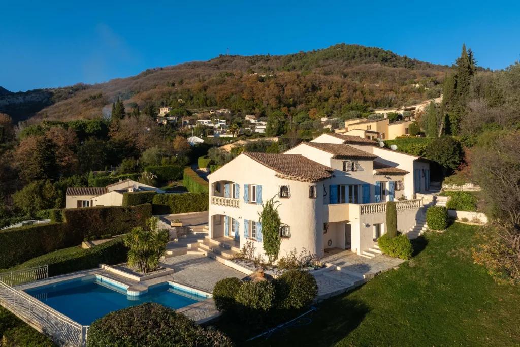 Schöne Villa mit Panoramablick
