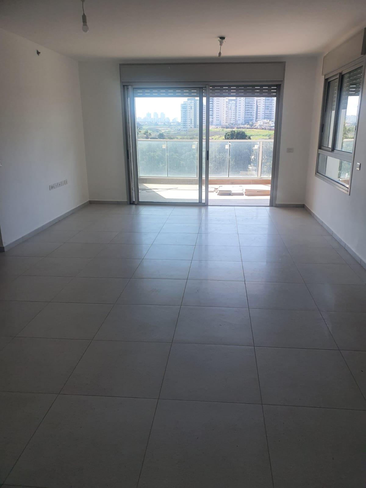 For sale a 5 room apartment in a new and quiet area