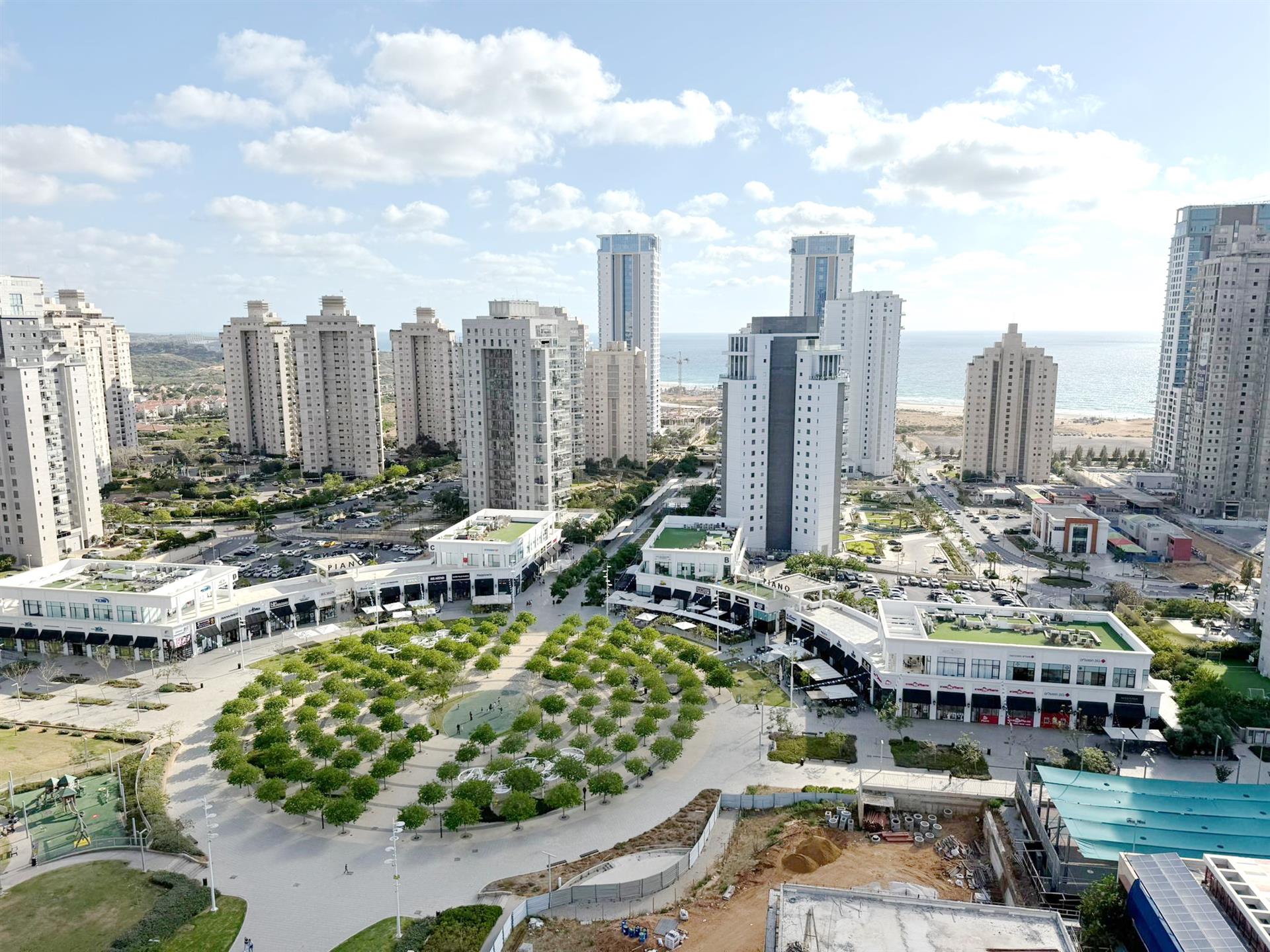 For sale in Netanya - mini penthouse in Ir Yamim