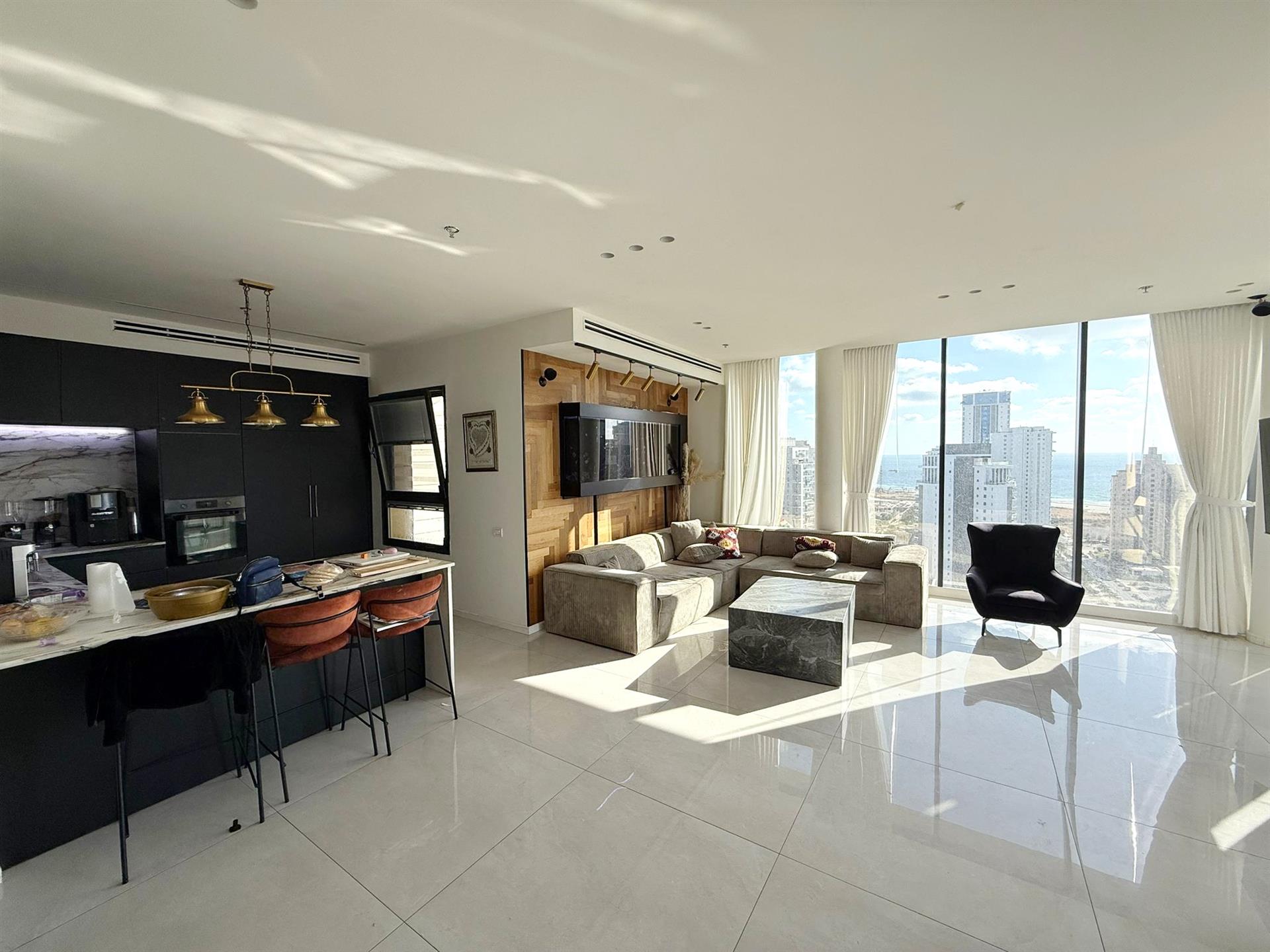 For sale in Netanya - mini penthouse in Ir Yamim