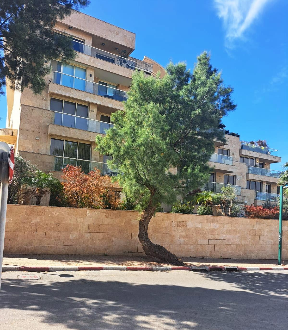 For sale an apartment in Herzliya Pituach, near the Acadia Hotel