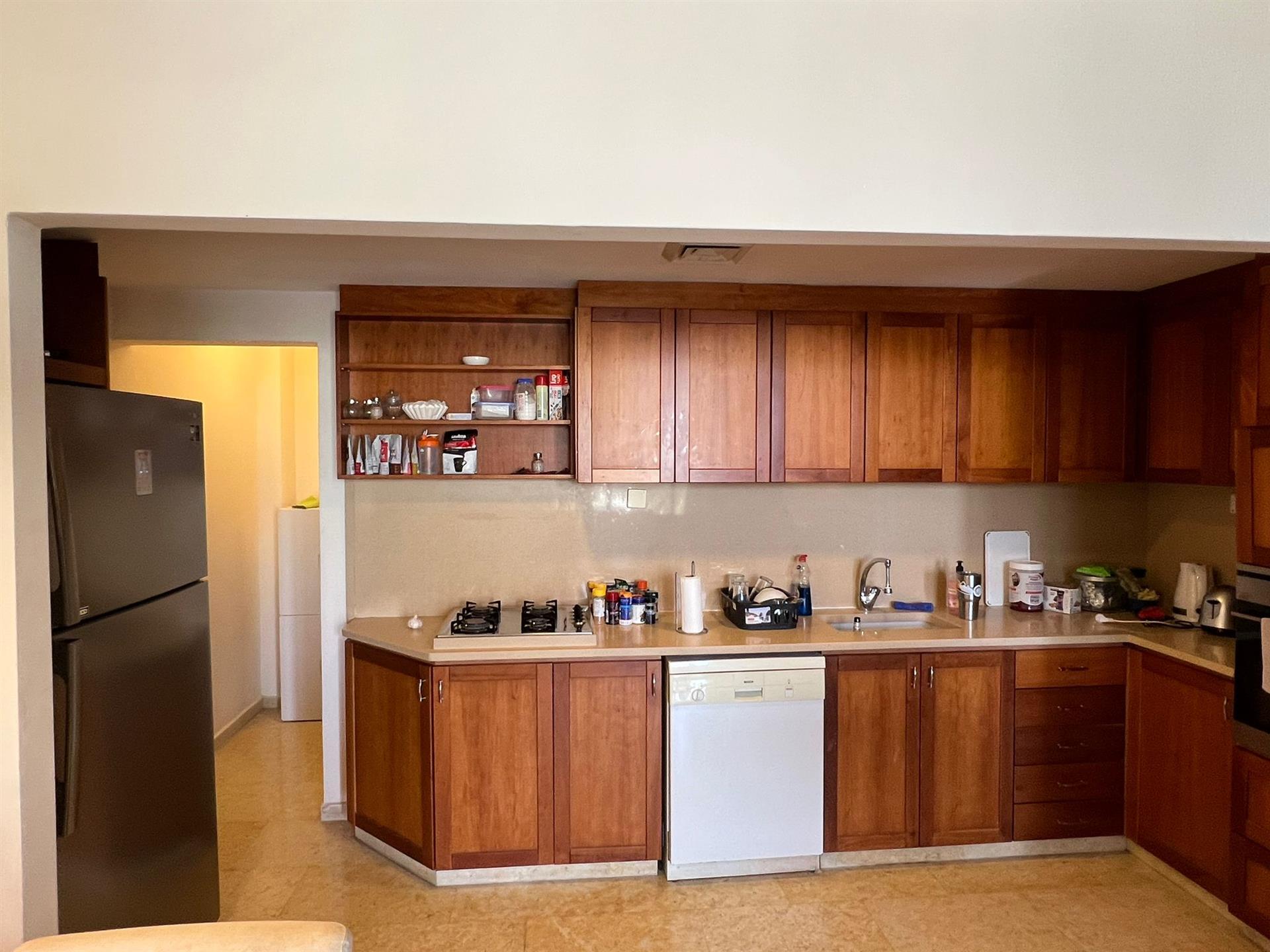 For sale an apartment in Herzliya Pituach, near the Acadia Hotel