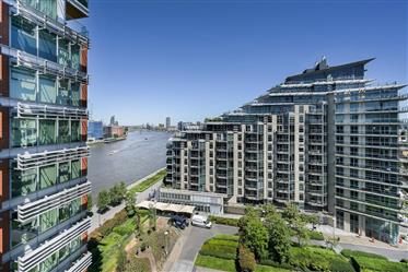 A gorgeous bright and spacious three bedroom apartment with wonderful views over the river Thames 