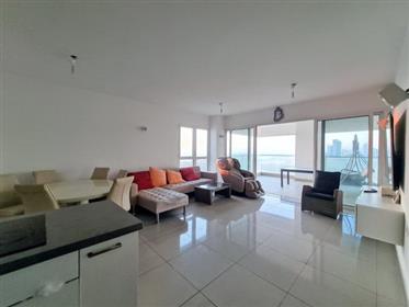 For sale an apartment in a new and modern area in Netanya - Ir Yamim