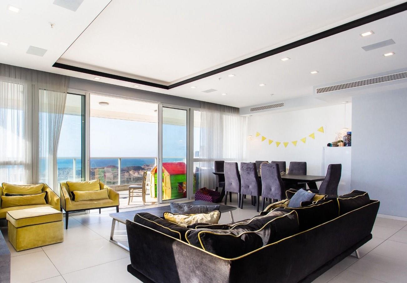 For sale Mini Penthouse - Uzi Hitman Street Ir Yamim neighborhood, Netanya