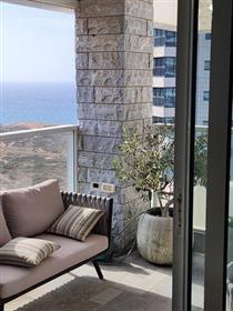 For sale a modern 5 room apartment in Ir Yamim Netanya. Sea view