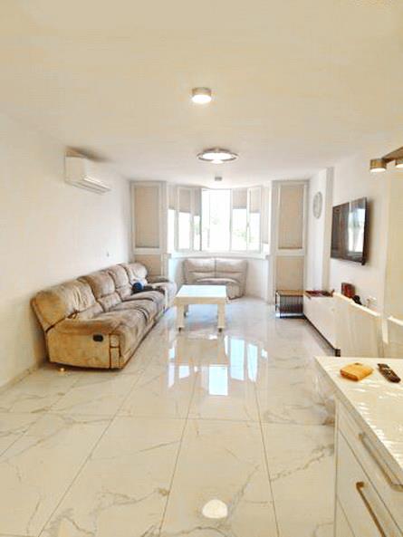 For sale a 6 room apartment in Galei Yam Netanya neighborhood
