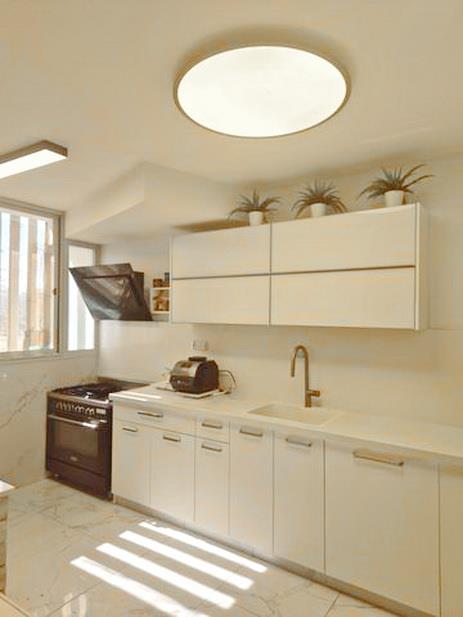 For sale a 6 room apartment in Galei Yam Netanya neighborhood