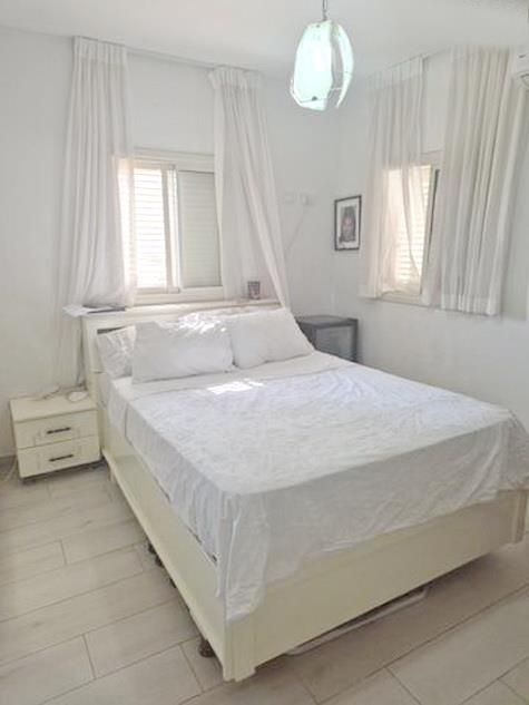For sale a 6 room apartment in Galei Yam Netanya neighborhood