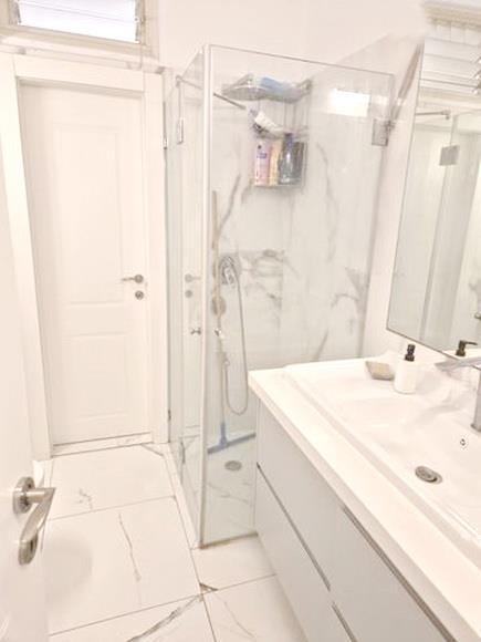 For sale a 6 room apartment in Galei Yam Netanya neighborhood