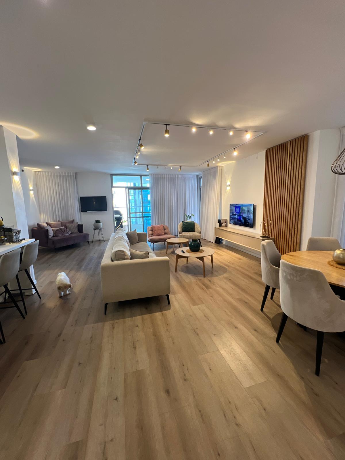 For sale in Ir Yamim neighborhood, Netanya