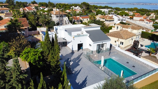 Villa de luxe avec vue sur le lac à Los Balcones